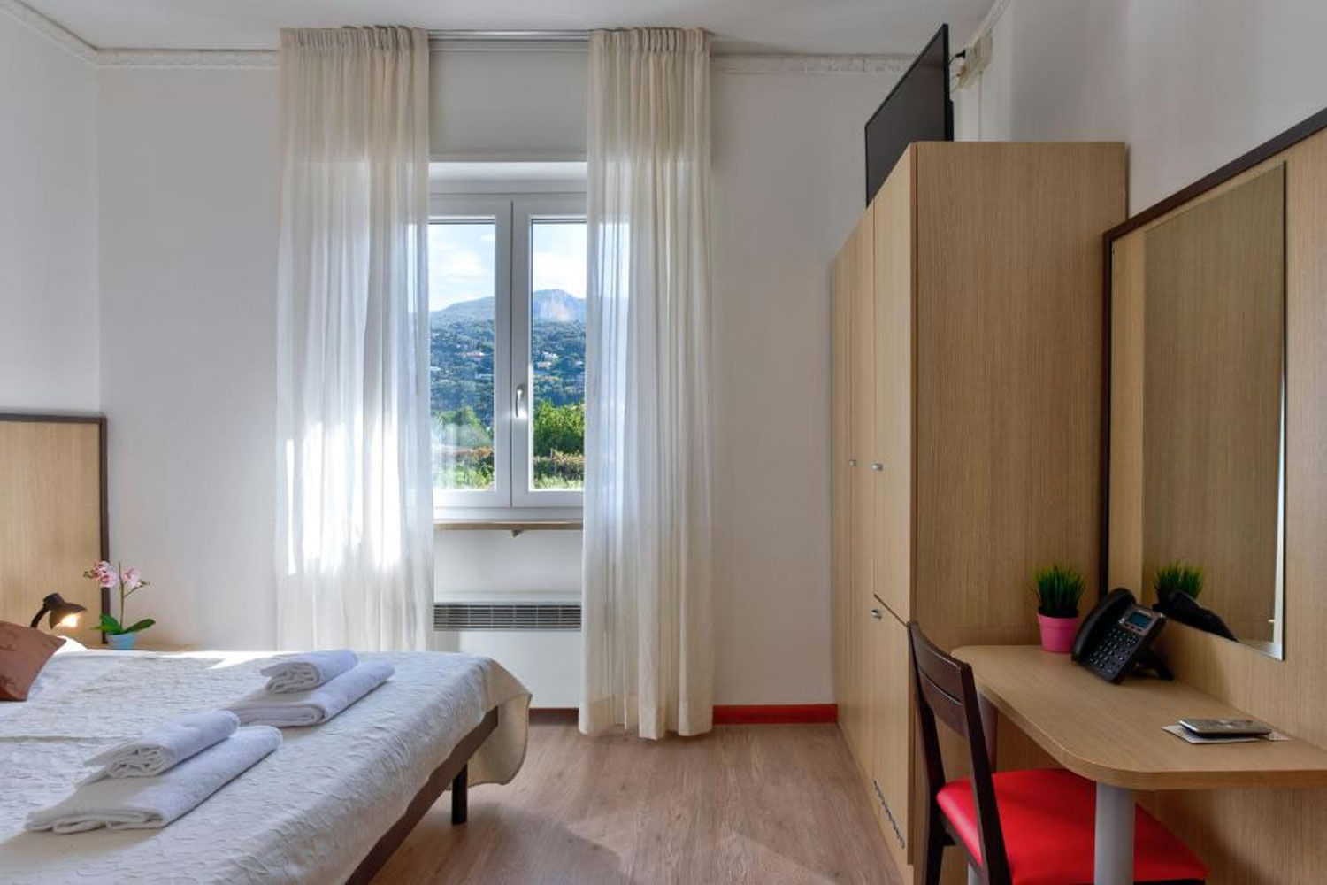rooms hotel lake Garda Torbole